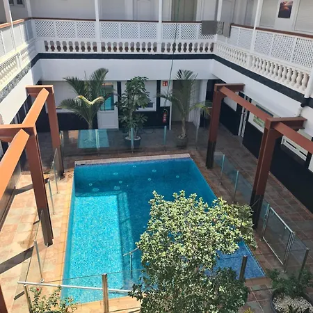 Casa Paula アパート アリナガ